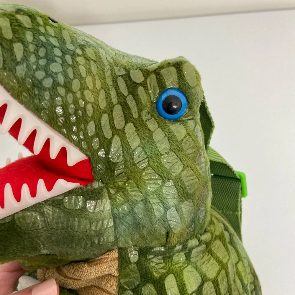 NWOT Kid’s green stuffed soft dinosaur zip‎ adjustable strap backpack bag